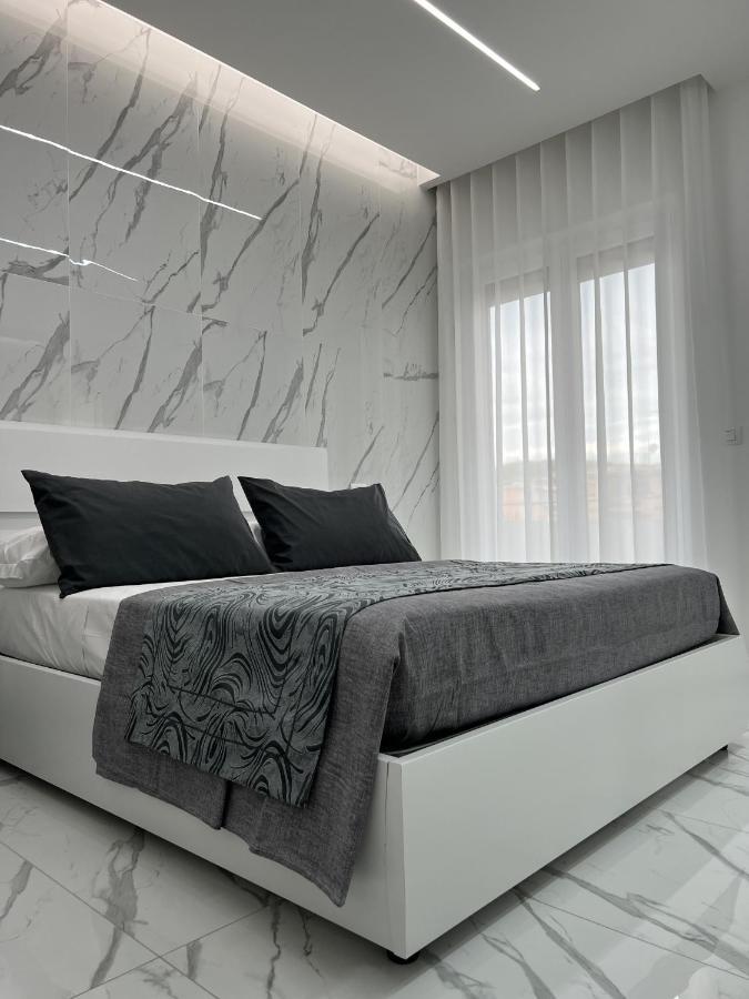 White Elegance Luxury B&B Caserta Exterior foto